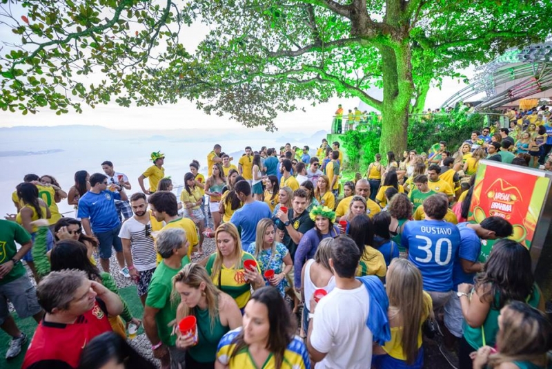 Rio de Janeiro FeijoaJay Morro da Urca Party